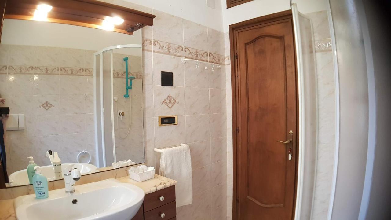 La Casa Di Bonnie & Clyde Apartment Генуа Екстериор снимка
